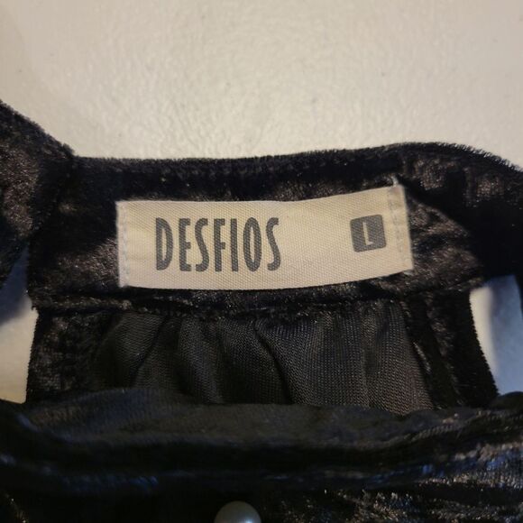 Desfios Black Crushed Velvet Velour Cold Shoulder Long Sleeve Top - Picture 6 of 8